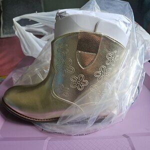Janie & Jack Gold boots sz 6